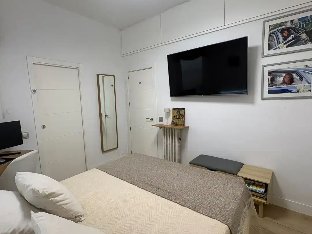 Bedroom of Flat for sale in  Madrid Capital  with Air Conditioner
