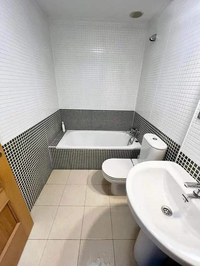 Bathroom of Flat for sale in Málaga  with Private garden, Storage room and Community pool