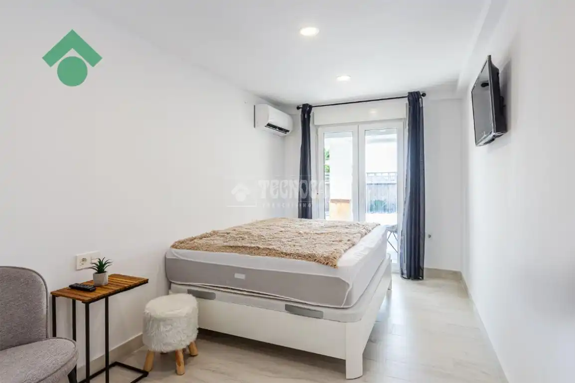 Bedroom of Houses for sale in Vélez-Málaga  with Air Conditioner, Terrace and Swimming Pool