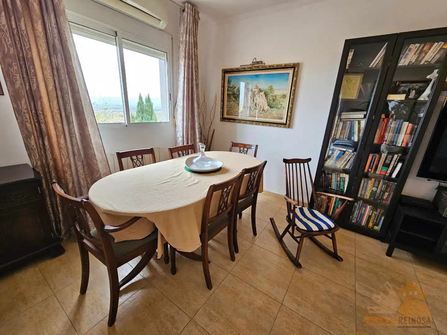 Esszimmer von Einfamilien-Reihenhaus zum Verkauf in Molina de Segura mit Klimaanlage, Heizung und Privatgarten
