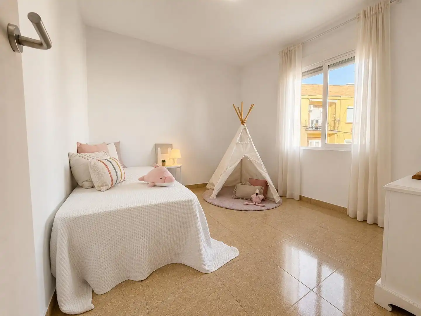 Bedroom of Flat for rent in Godella  with Air Conditioner, Terrace and Furnished