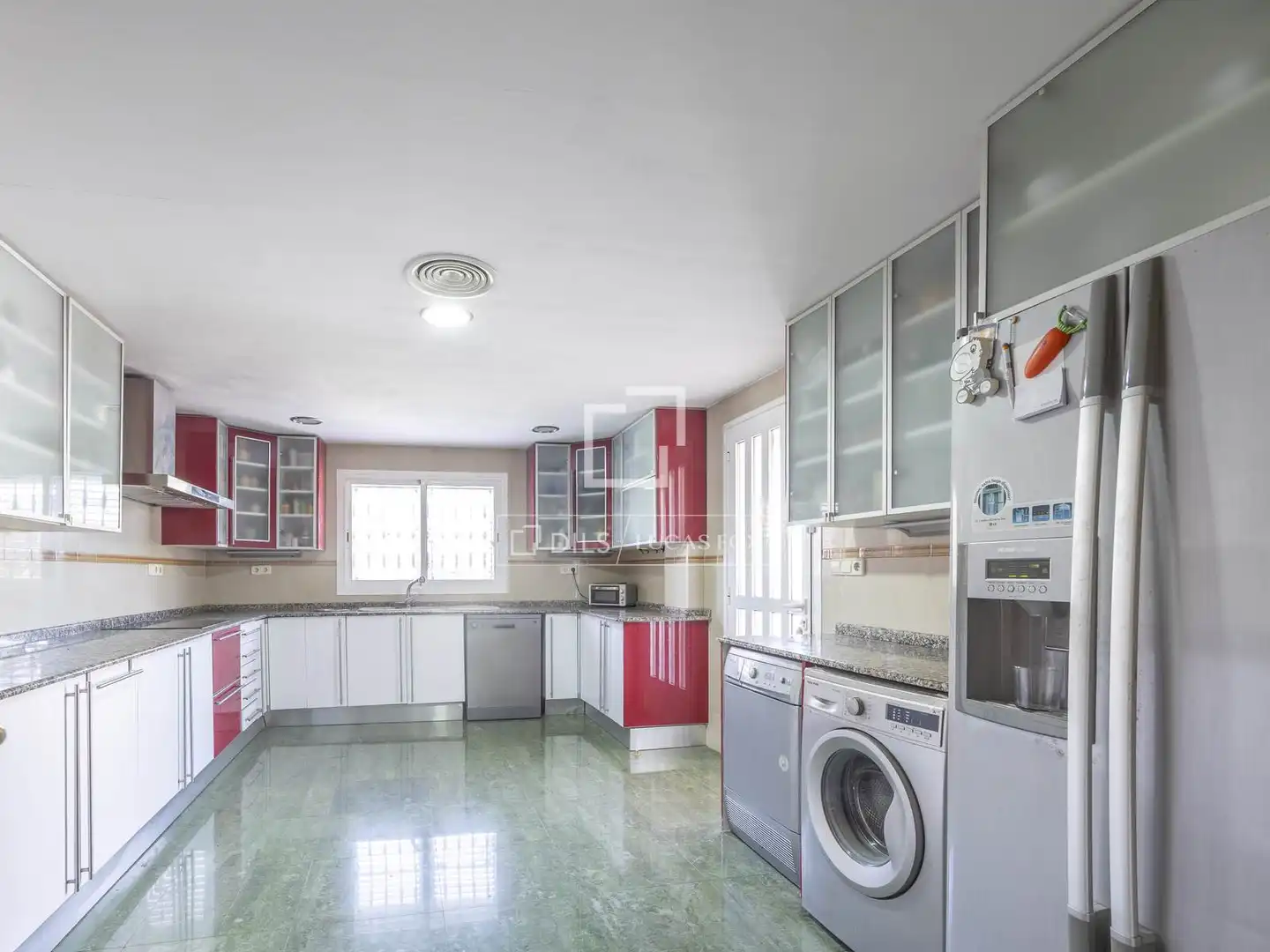Kitchen of Houses for sale in La Pobla de Vallbona  with Air Conditioner, Heating and Private garden