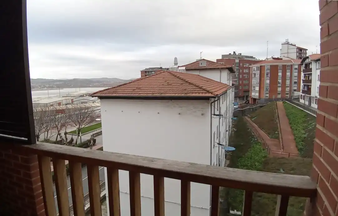 Terraza de Piso en venta en Santurtzi  con Calefacción, Trastero y Amueblado