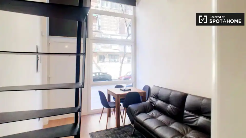 Habitación en Almenara -Ventilla