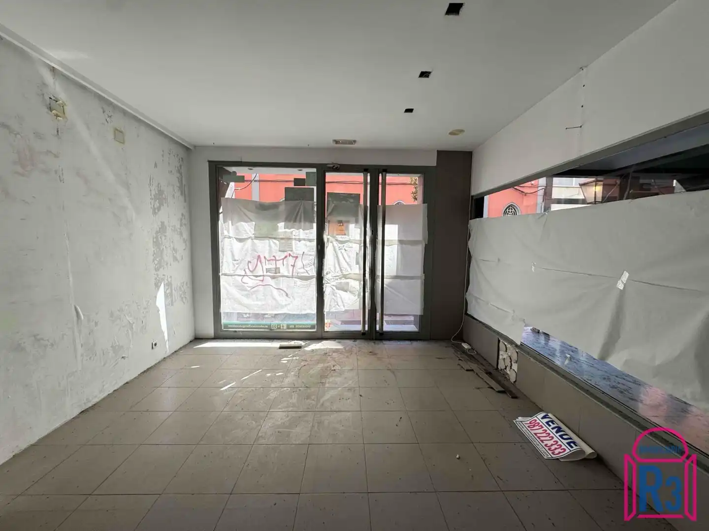 Local comercial en venda a Alfonso V, imagen 4