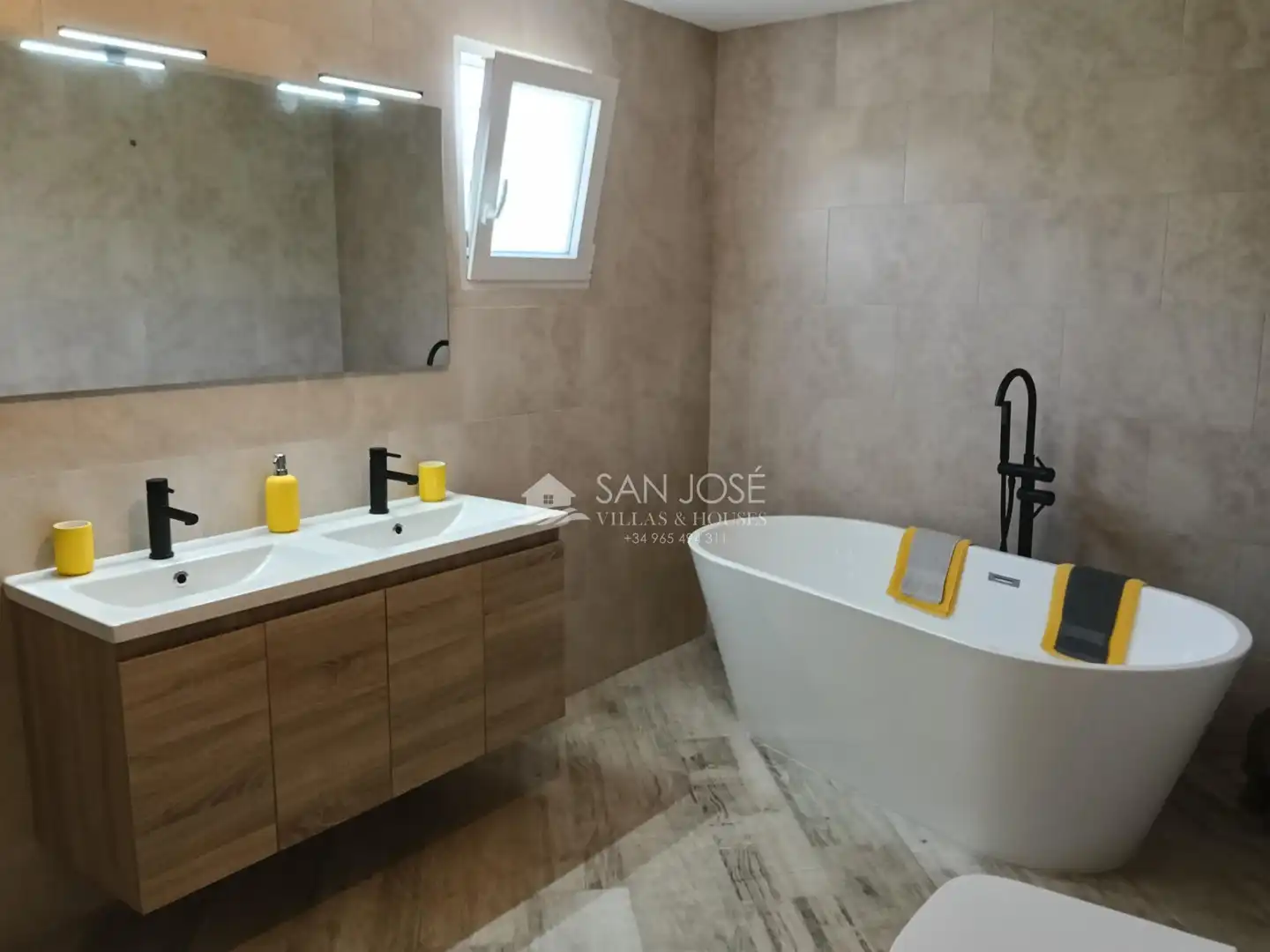 Baño de Casa o chalet en venta en Aspe con Aire acondicionado, Calefacción y Jardín privado