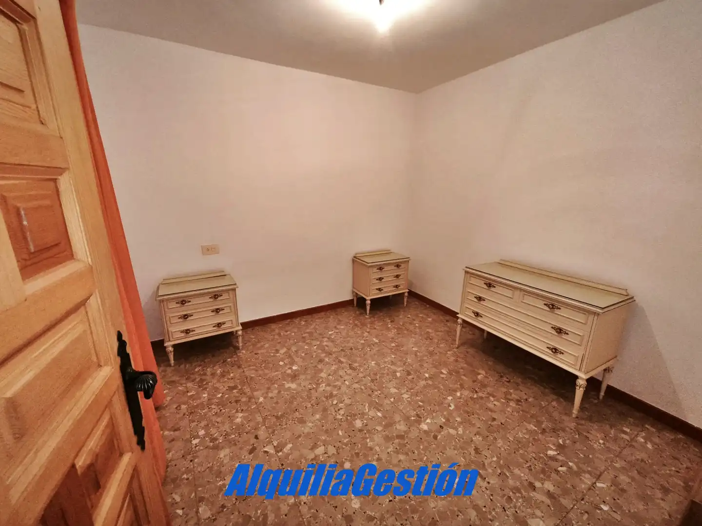 Habitación de Casa adosada en venta en Tamajón con Calefacción, Terraza y Balcón