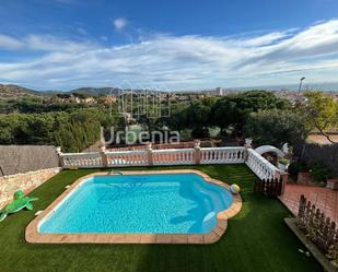 Piscina de Casa o xalet en venda en Calella amb Calefacció i Piscina