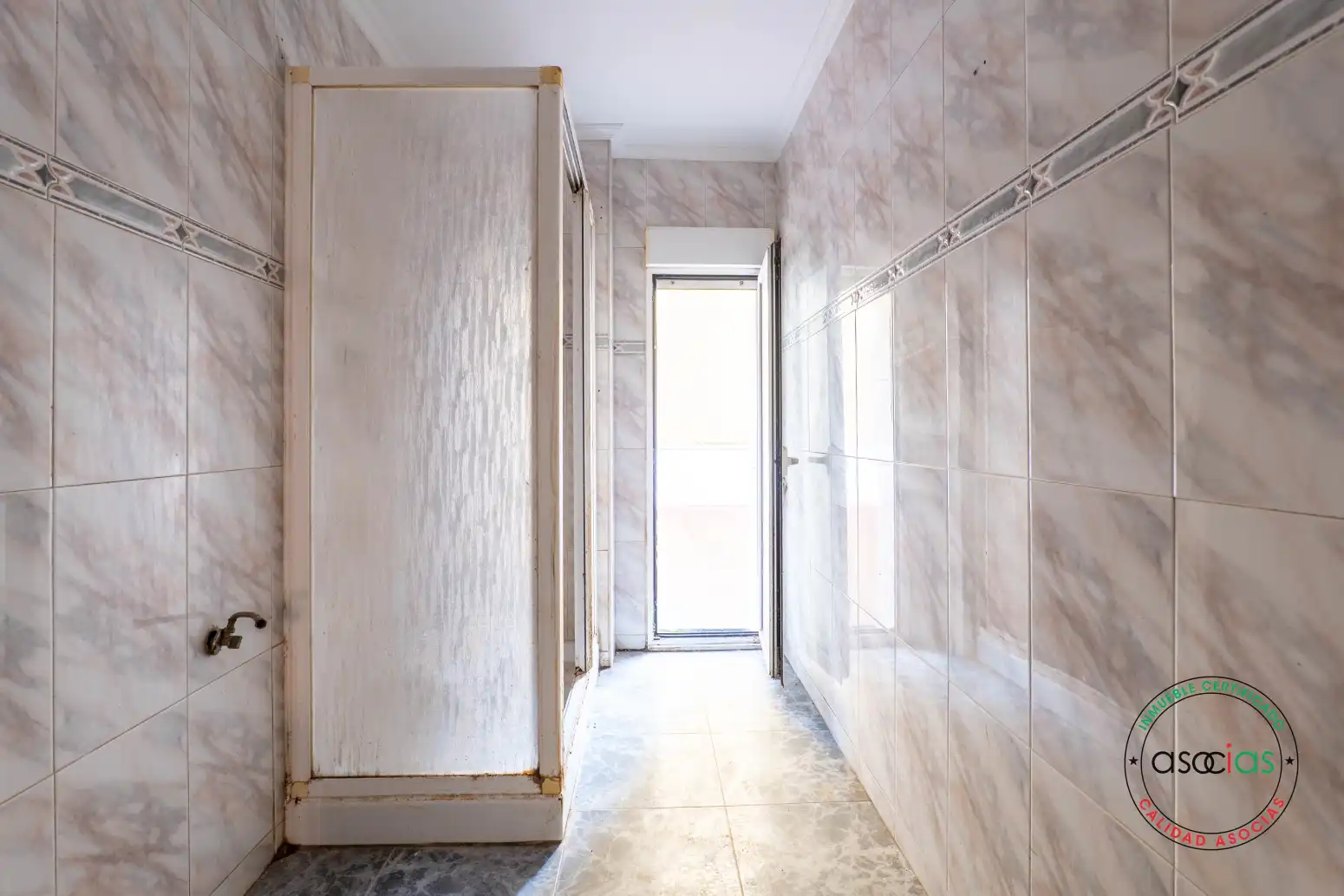 Badezimmer von Wohnung zum Verkauf in Gijón  mit Heizung, Parkett und Balkon