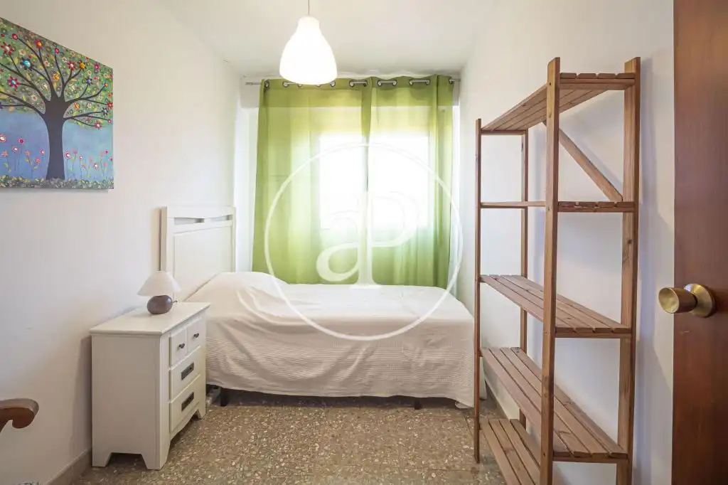 Habitación de Piso de alquiler en Valencia con Aire acondicionado, Calefacción y Amueblado