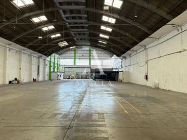 Nave industrial en alquiler en Calle Marina 30