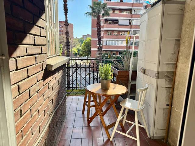 Piso en Venta en Passeig de la Zona Franca en La Marina del Port