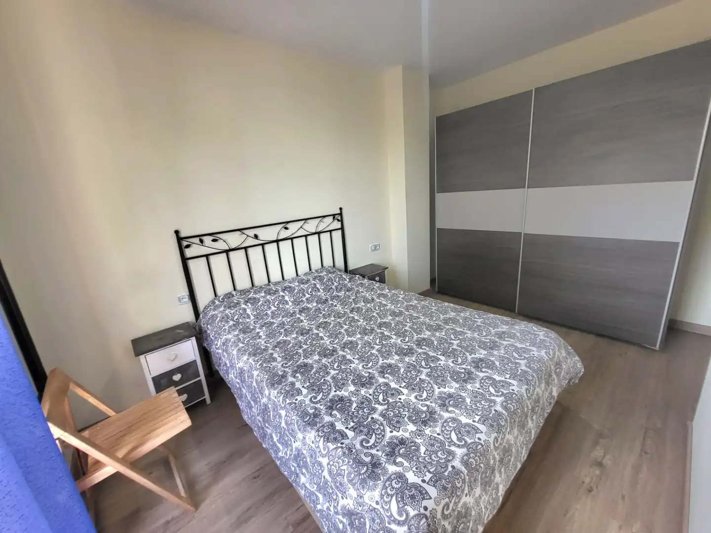 Habitación de Piso de alquiler en Cáceres con Aire acondicionado, Terraza y Amueblado