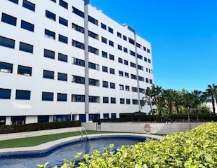 Vista exterior de Pis en venda en Estepona amb Aire condicionat, Calefacció i Terrassa