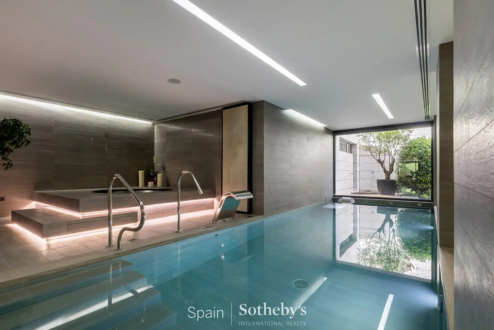 Piscina de Casa o xalet de lloguer en Pozuelo de Alarcón amb Aire condicionat, Jardí privat i Terrassa