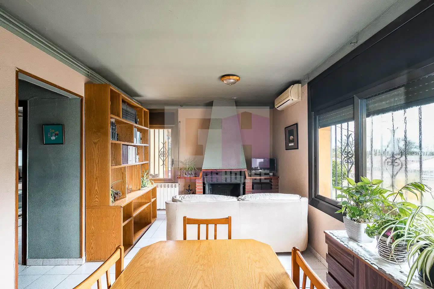 Living room of Houses for sale in Caldes de Malavella  with Air Conditioner, Heating and Private garden
