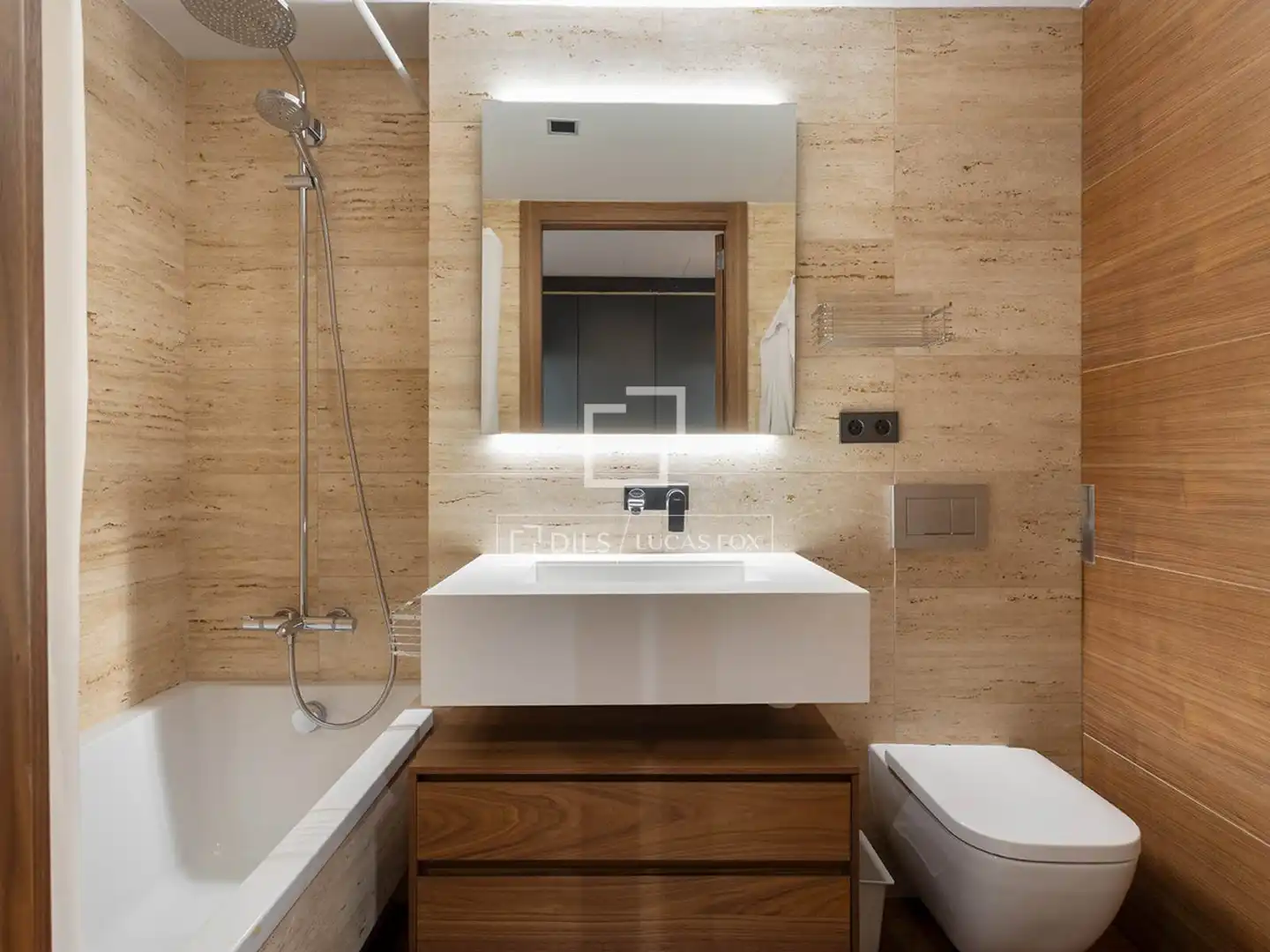 Baño de Piso en venta en Barcelona con Aire acondicionado, Calefacción y Terraza