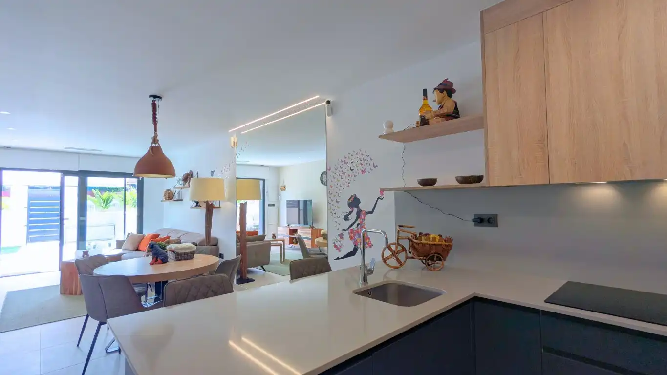 Cuina de Planta baixa en venda en Algorfa amb Aire condicionat, Jardí privat i Terrassa