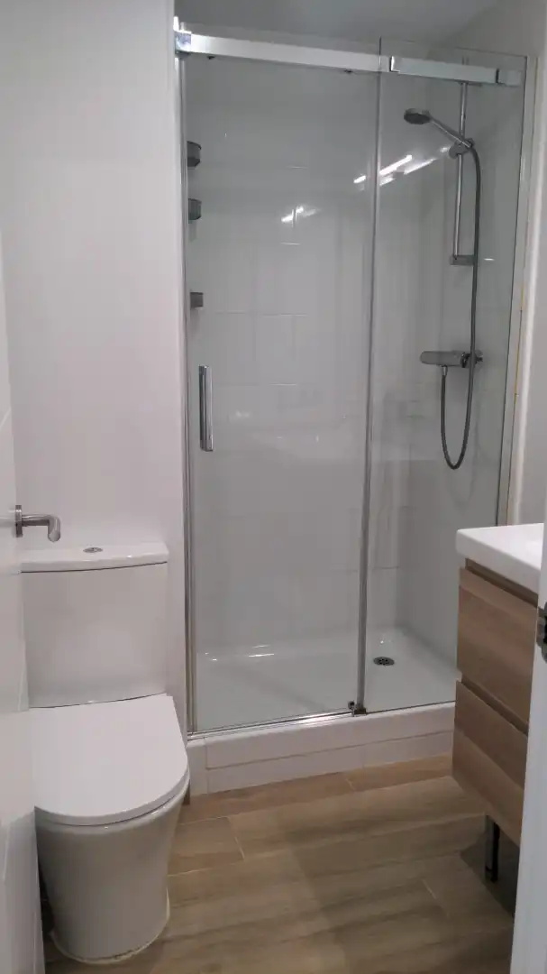 Bathroom of Flat for rent in Esplugues de Llobregat  with Air Conditioner, Heating and Terrace