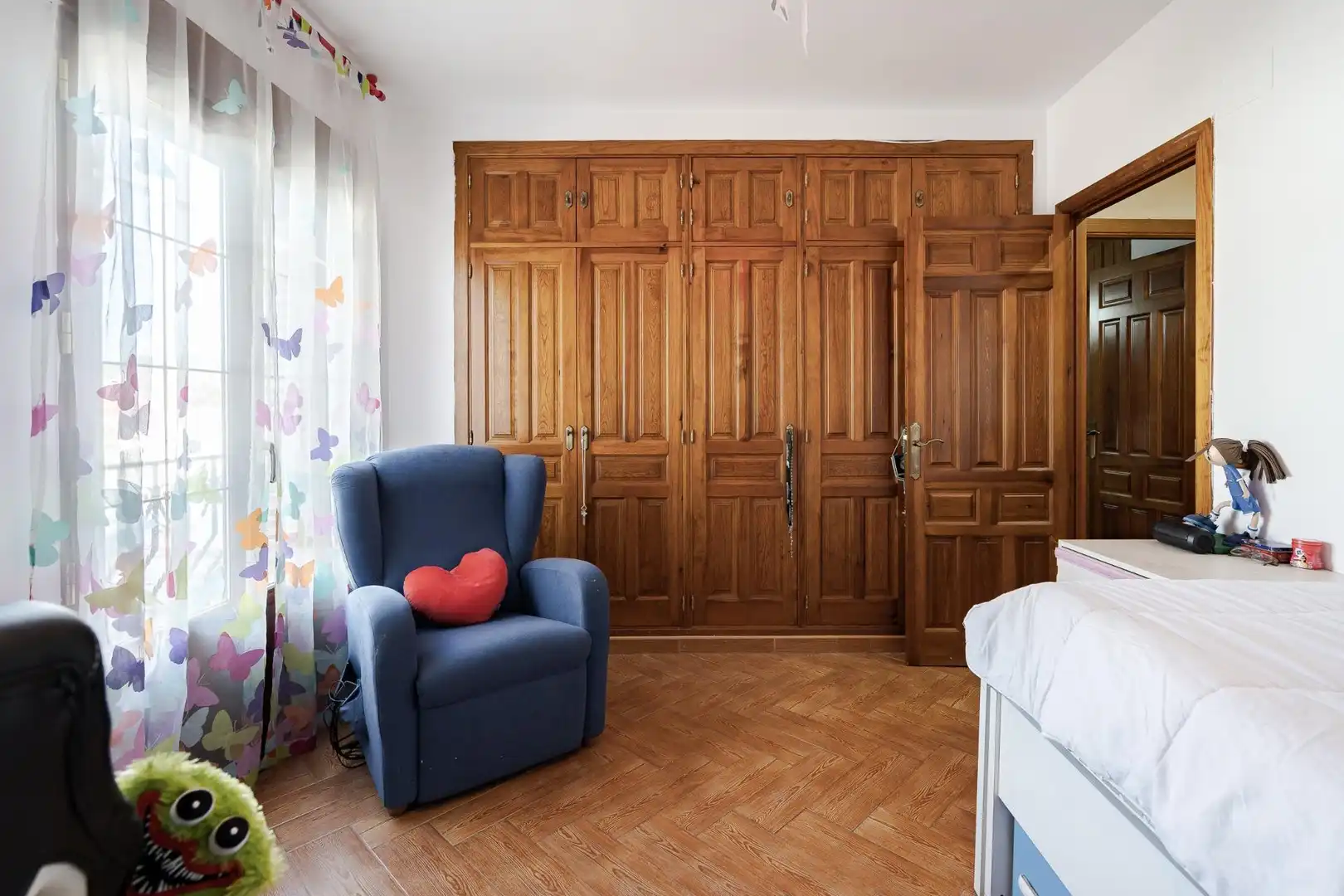 Dormitori de Casa o xalet en venda en Camarma de Esteruelas amb Calefacció i Jardí privat