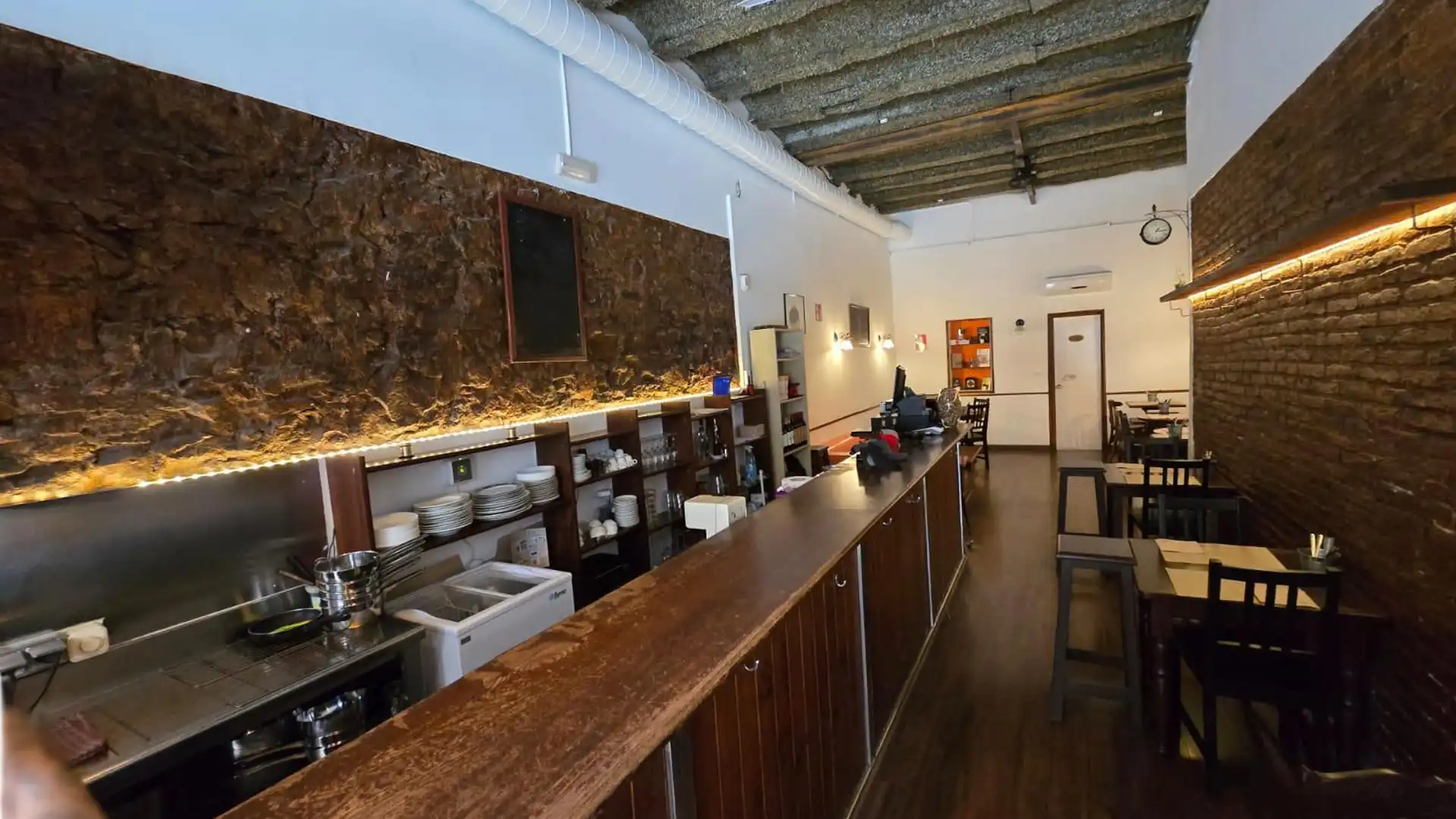 Local en traspaso en  Barcelona Capital con Aire acondicionado, Amueblado y Internet