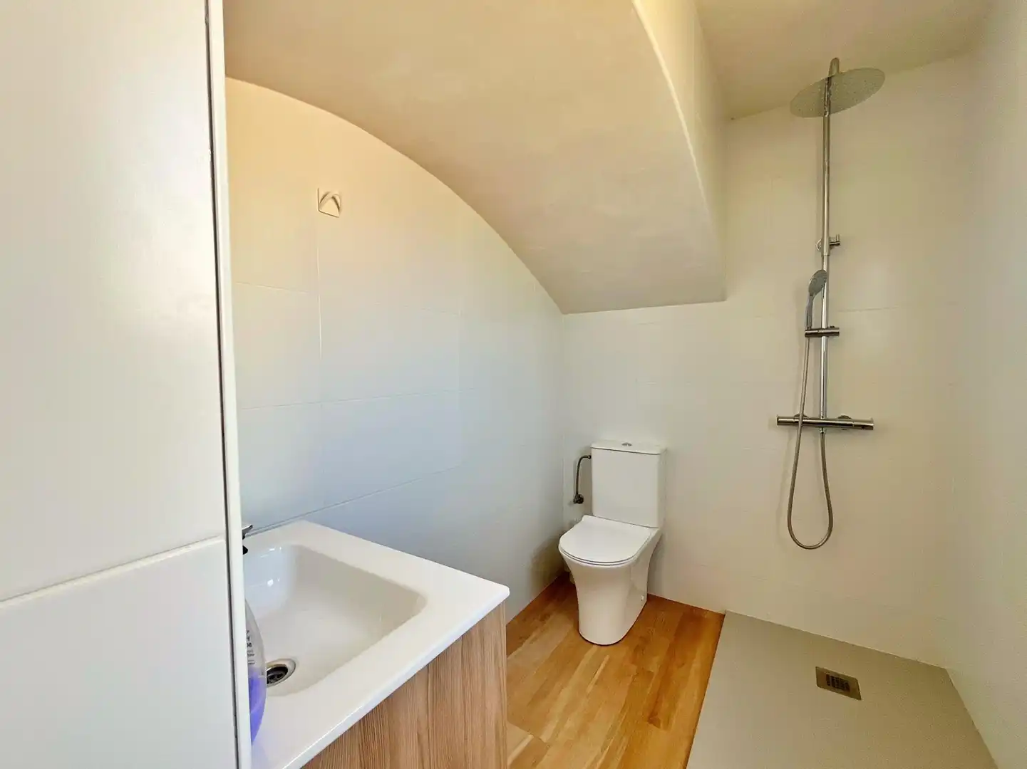 Badezimmer von Haus oder Chalet zum Verkauf in Roquetes mit Klimaanlage, Heizung und Privatgarten