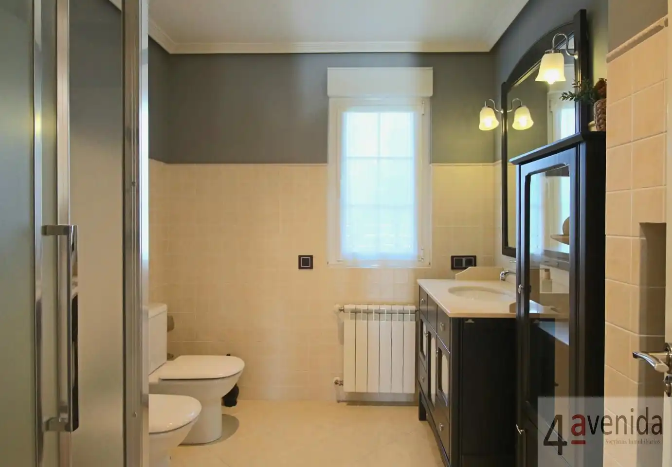 Bathroom of Houses for sale in Las Regueras    with Heating, Private garden and Swimming Pool