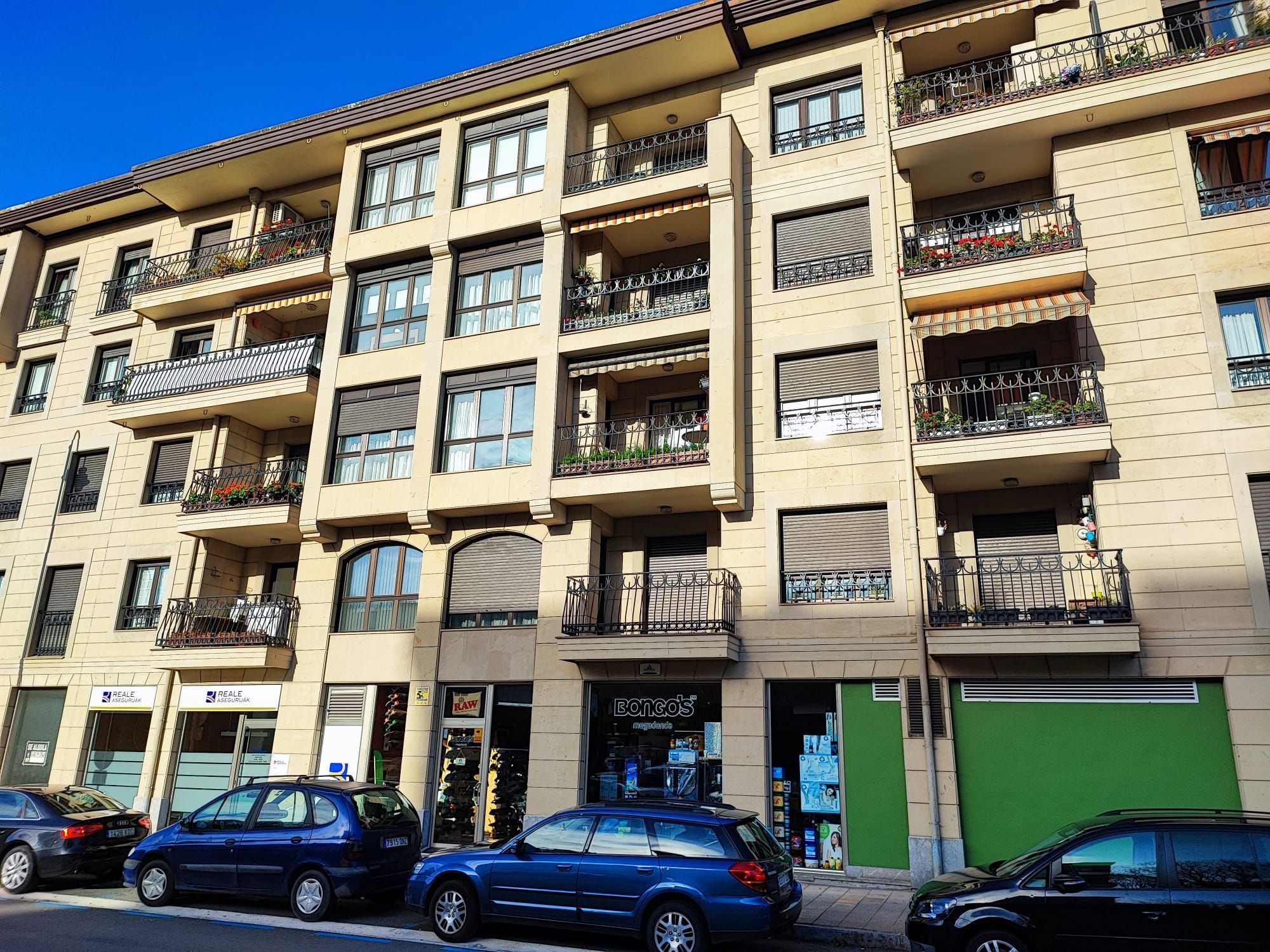 Vista exterior de Local en venta en Zarautz