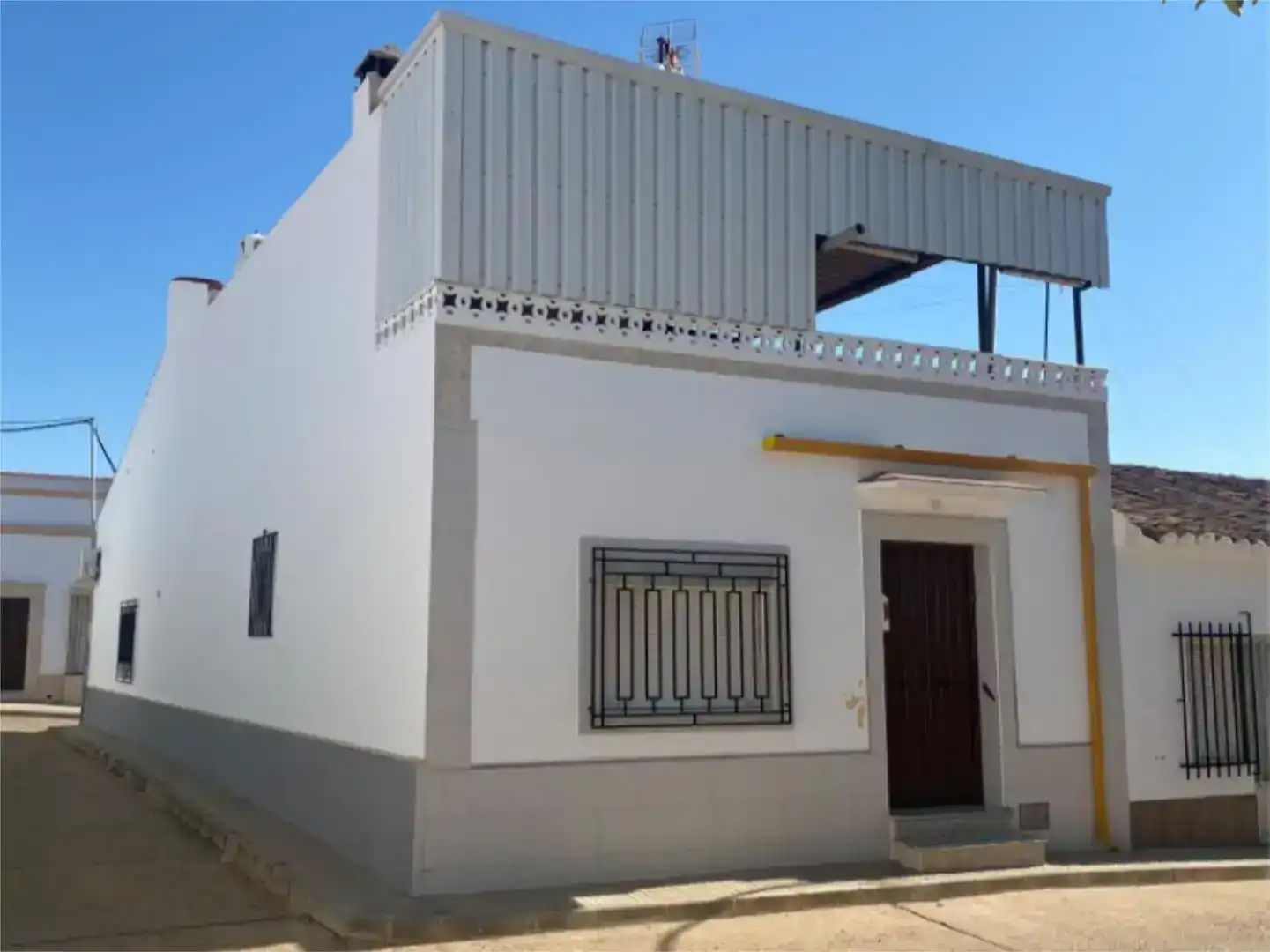 Vista exterior de Casa adosada en venda en Solana de los Barros amb Aire condicionat, Traster i Moblat
