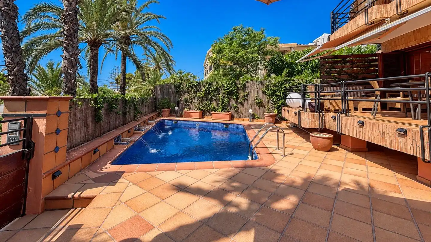 Piscina de Casa o xalet en venda en Santa Pola amb Aire condicionat, Jardí privat i Terrassa