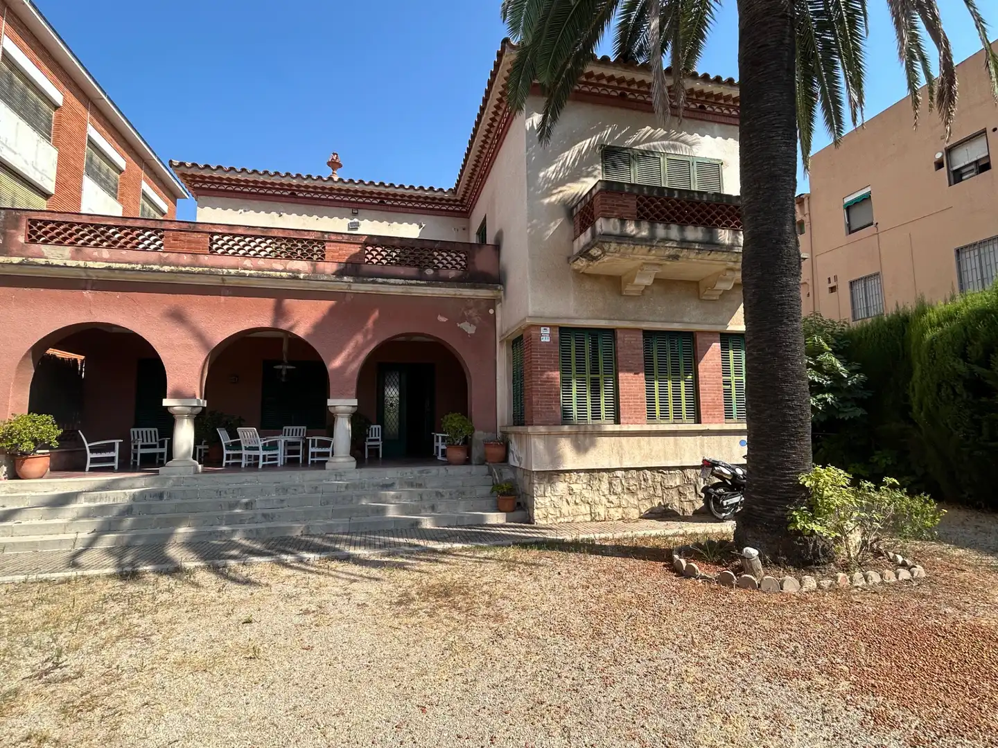 Vista exterior de Casa o xalet en venda en Torredembarra amb Jardí privat, Terrassa i Traster