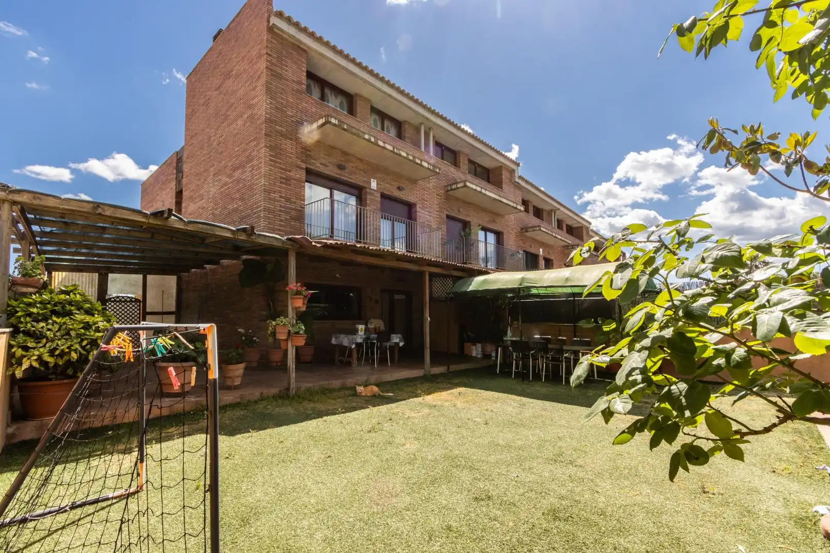 Jardí de Casa adosada en venda en Castellar del Vallès amb Aire condicionat, Calefacció i Jardí privat