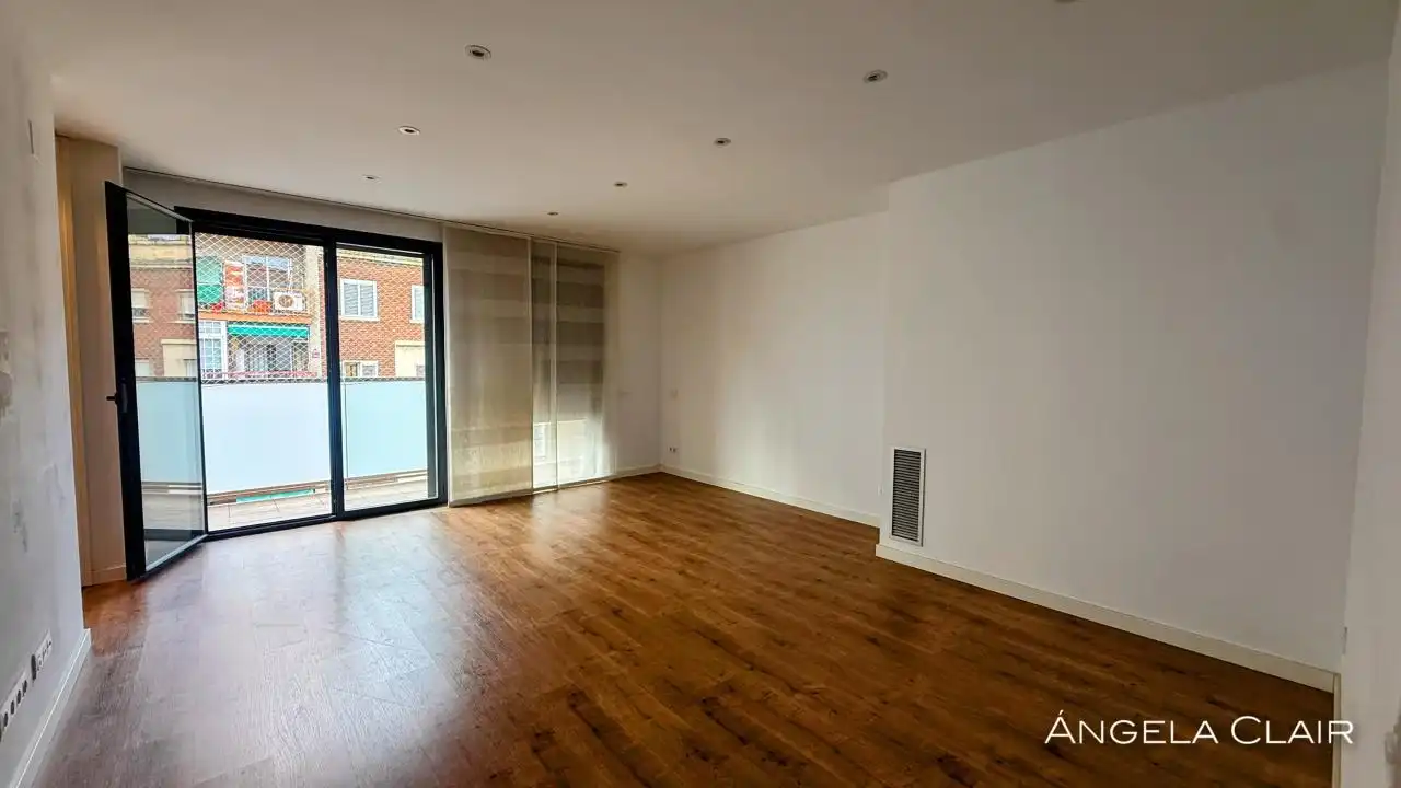 Sala de estar de Piso de alquiler en Barcelona con Aire acondicionado, Calefacción y Parquet