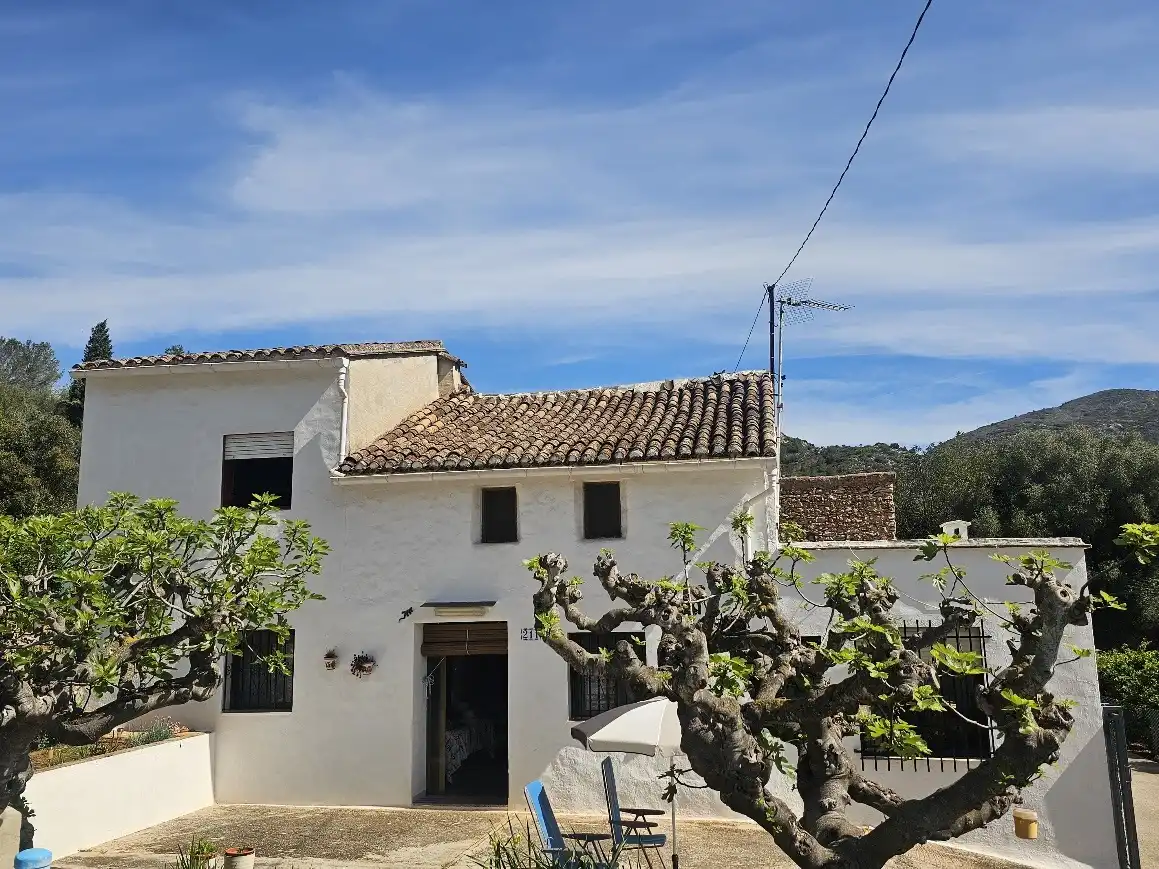 Casa rústica amb piscina en venda a Xàtiva