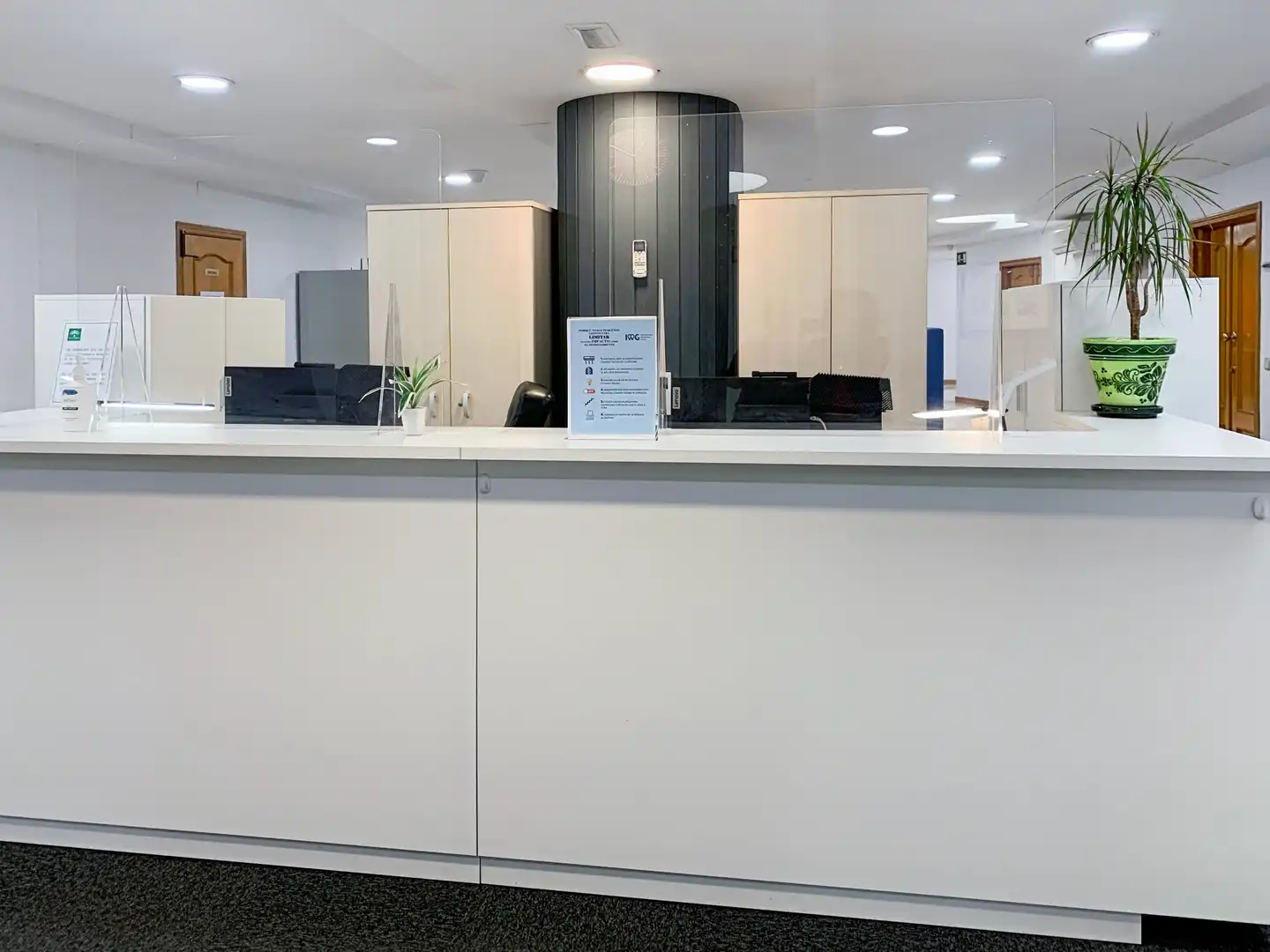 Office for rent in Marbella  with Air Conditioner, Heating and Furnished