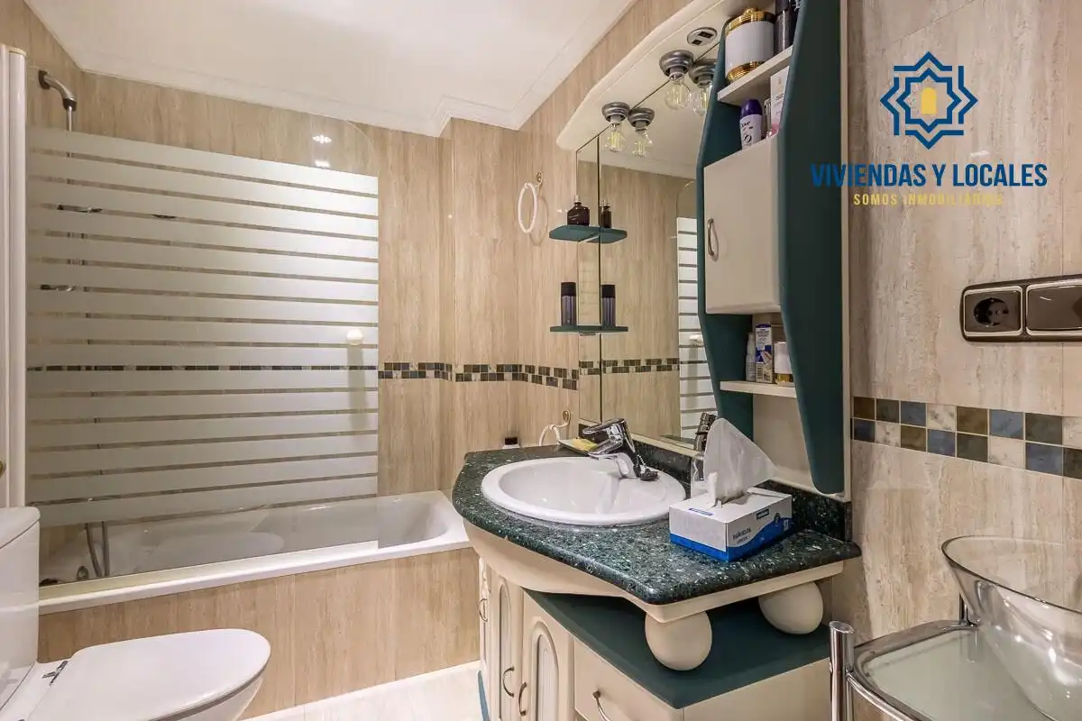 Piso con ascensor en venta en Calle ARQUITECTO JIMENEZ LACAL, imagen 22