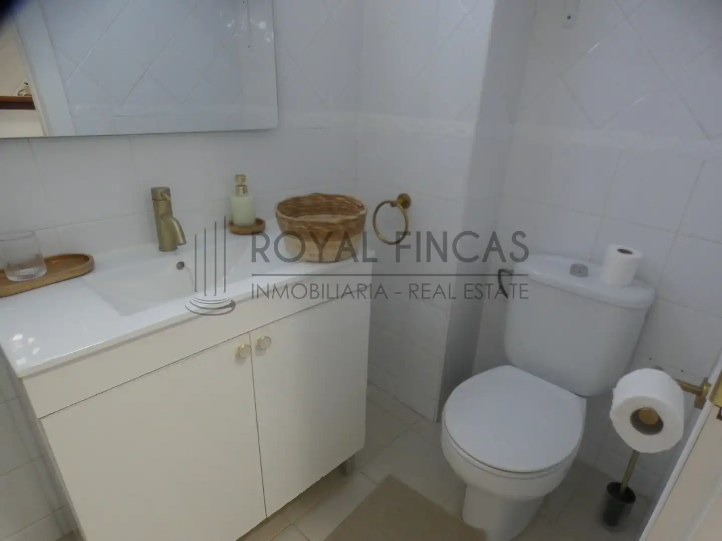 Baño de Estudio en venta en Benalmádena con Terraza y Amueblado