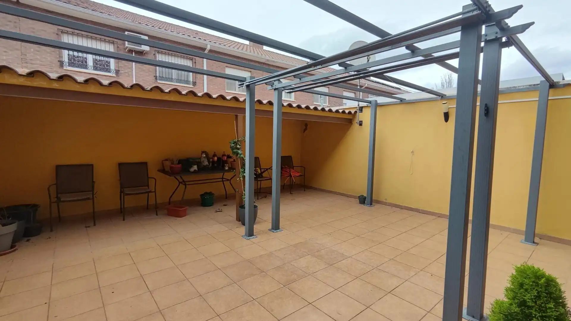 Terrasse von Einfamilien-Reihenhaus zum Verkauf in Alcázar de San Juan mit Klimaanlage, Heizung und Terrasse