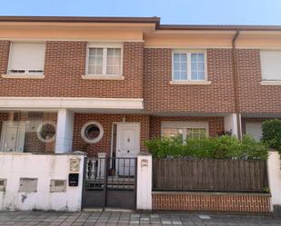Exterior view of House or chalet for sale in Valladolid Capital  with Heating, Private garden and Terrace