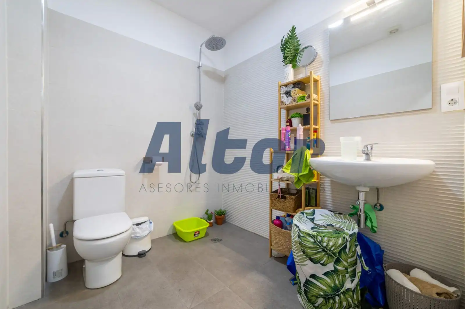Baño de Local en venta en Getafe con Aire acondicionado, Amueblado y Internet