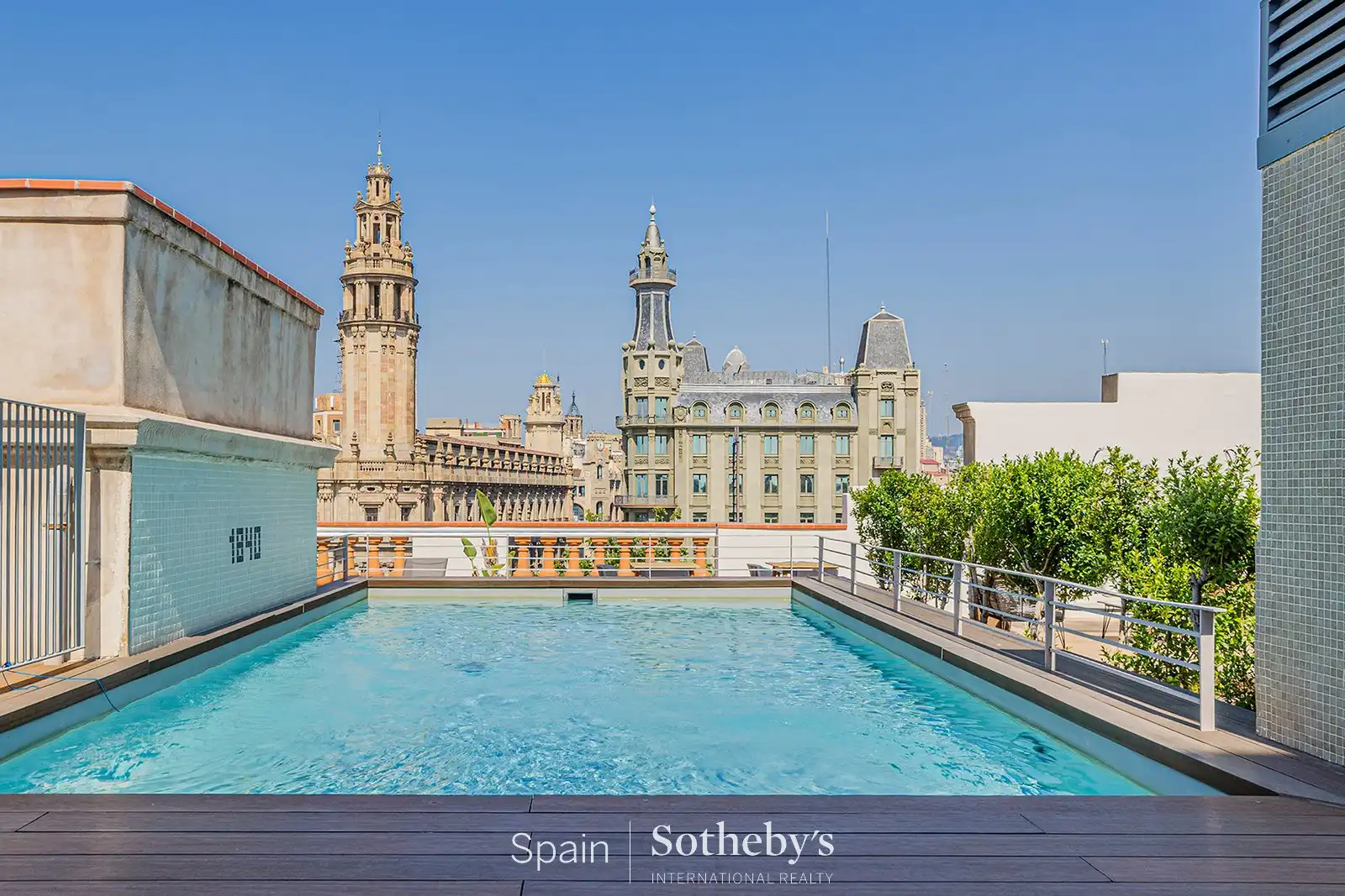 Apartamento con piscina en venta en Passeig Isabel II, imagen 2