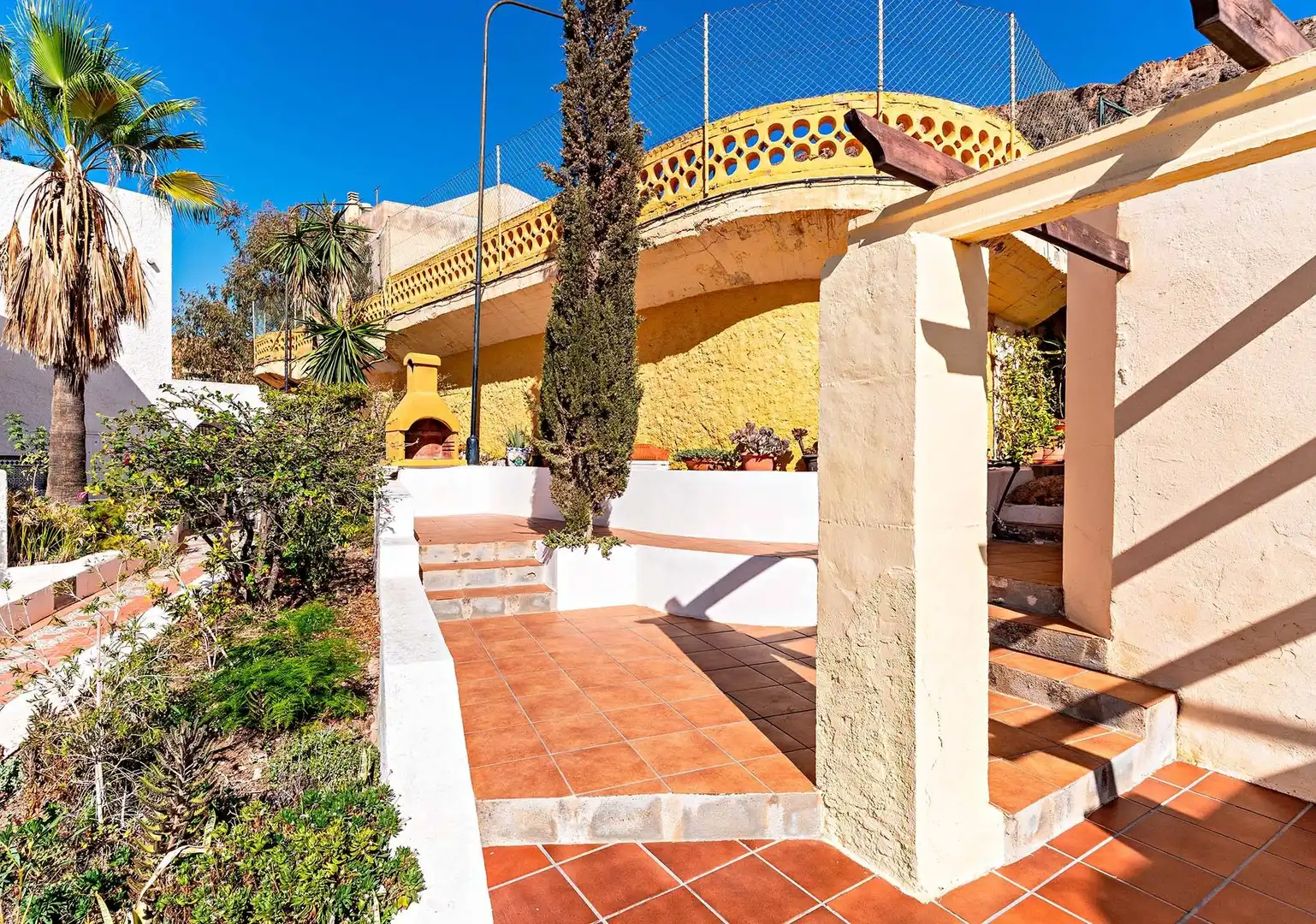 Jardí de Casa adosada en venda en Roquetas de Mar amb Jardí privat, Terrassa i Traster