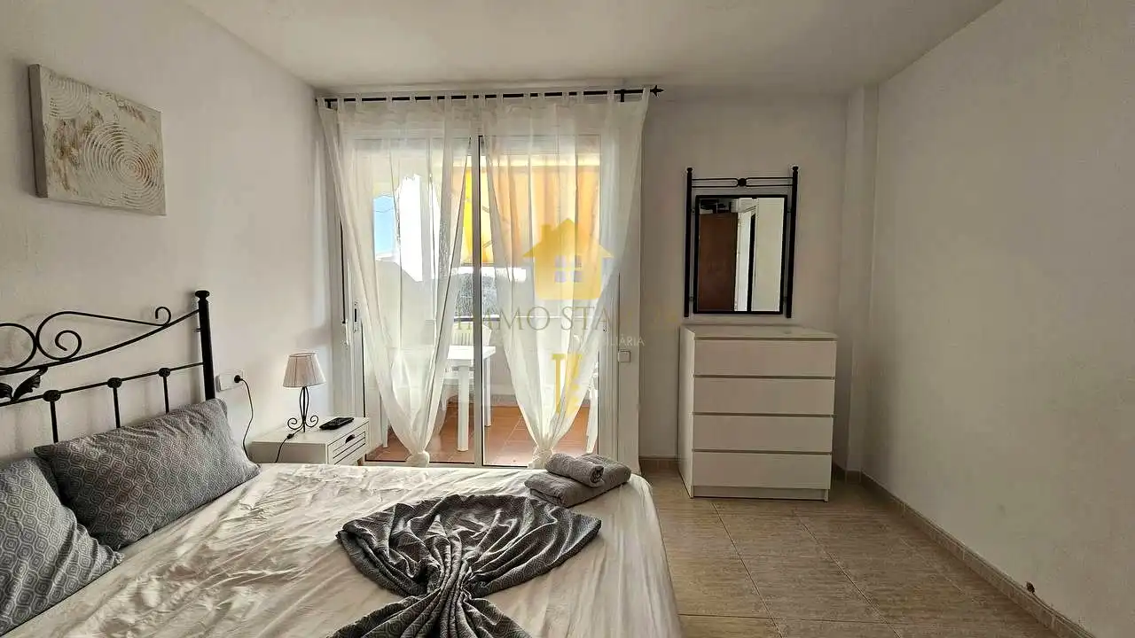 Dormitori de Planta baixa en venda en Roses amb Aire condicionat, Terrassa i Moblat