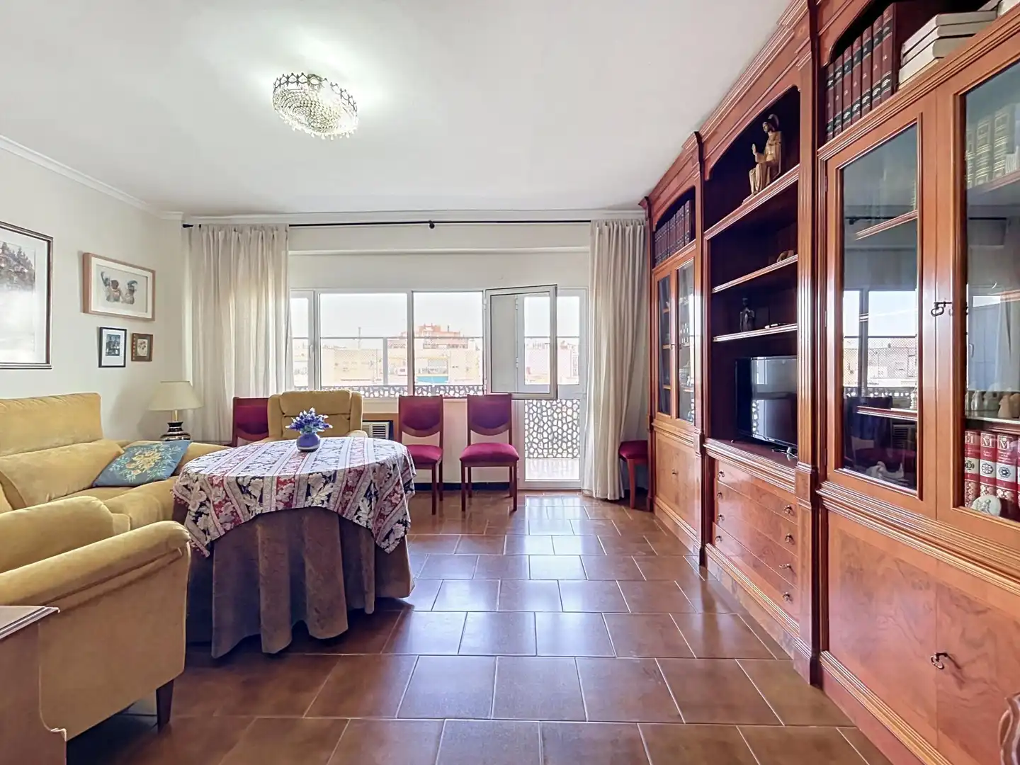 Sala de estar de Piso en venta en Sevilla con Aire acondicionado, Terraza y Amueblado