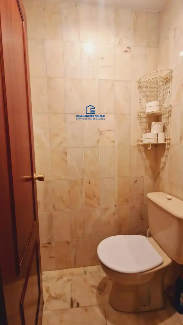Baño de Oficina de alquiler en Cádiz con Aire acondicionado y Amueblado