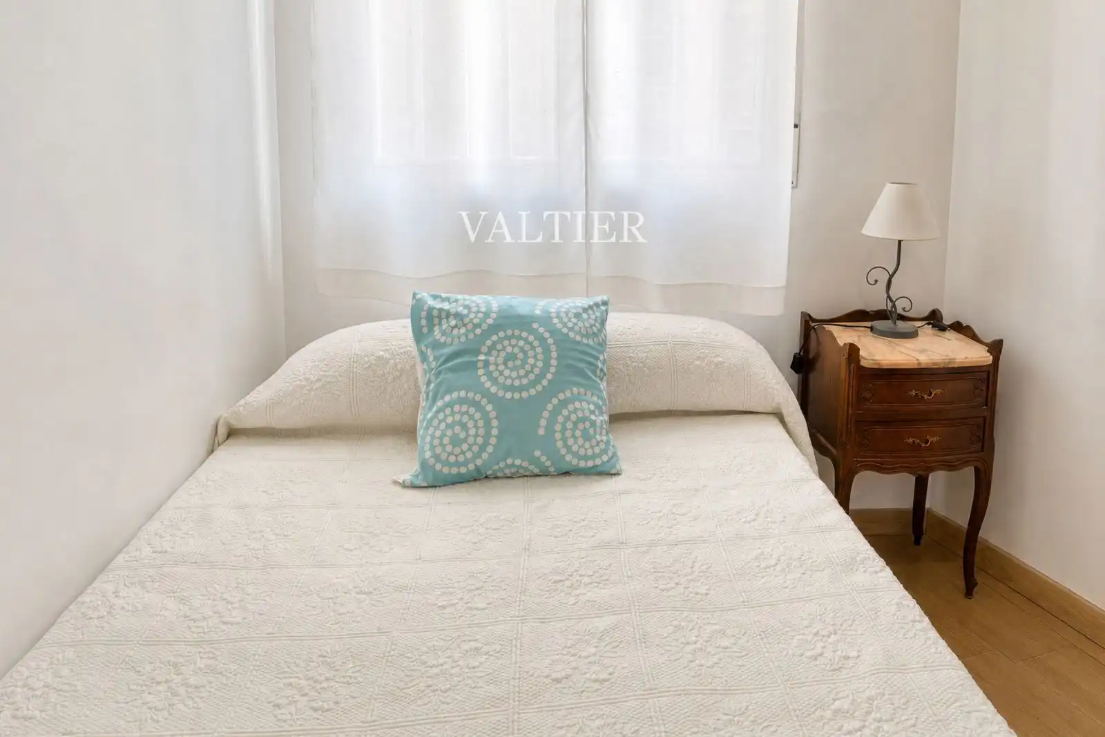 Bedroom of Flat for rent in Madrid  with Air Conditioner, Storage room and Furnished