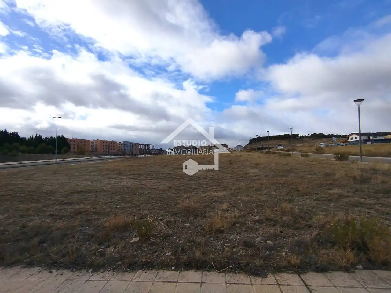 Residential land for sale in Calle Eliseo Sainz Ripa, imagen 6