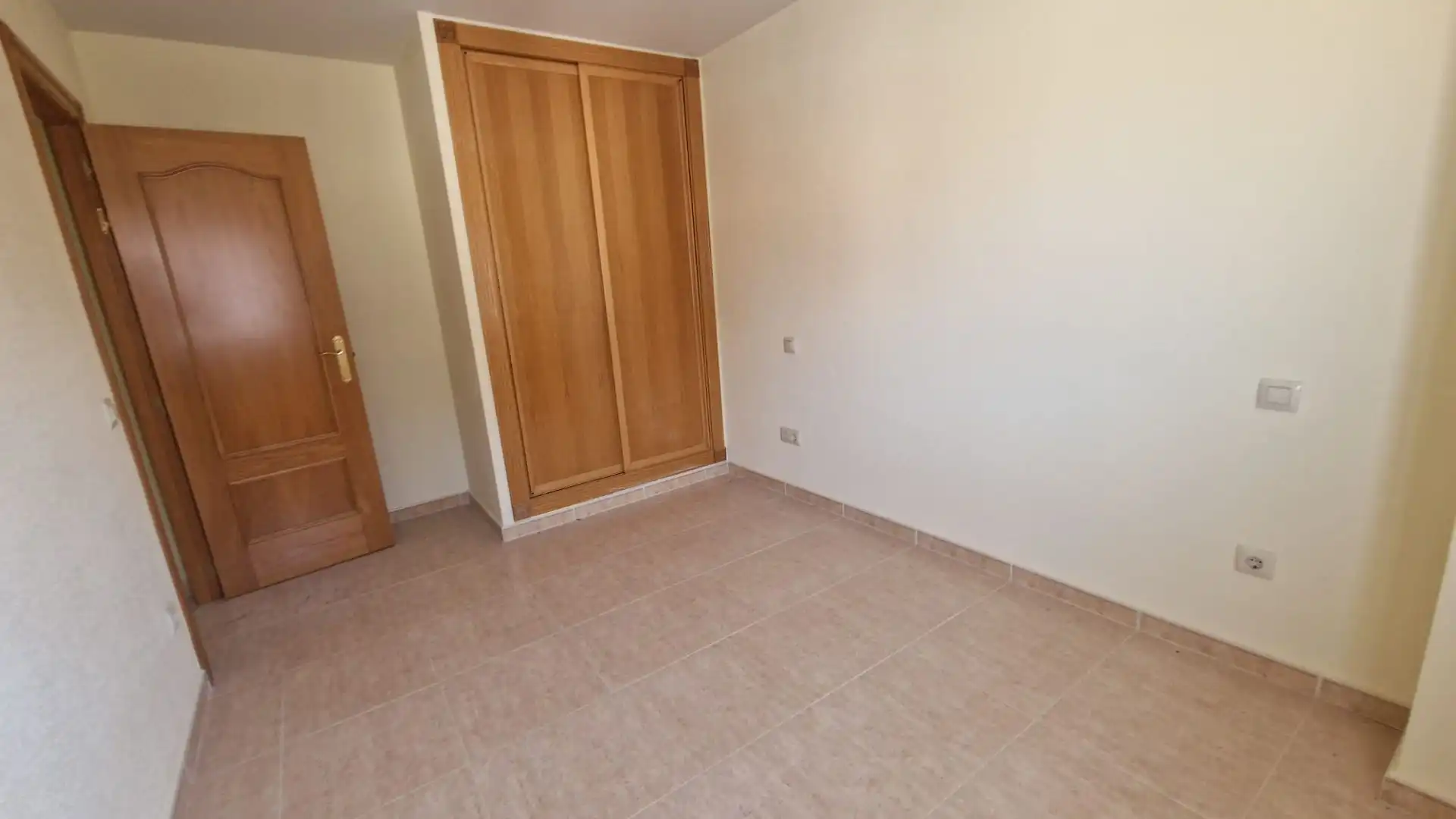 Habitación de Dúplex en venta en Peñaranda de Bracamonte con Calefacción, Terraza y Trastero