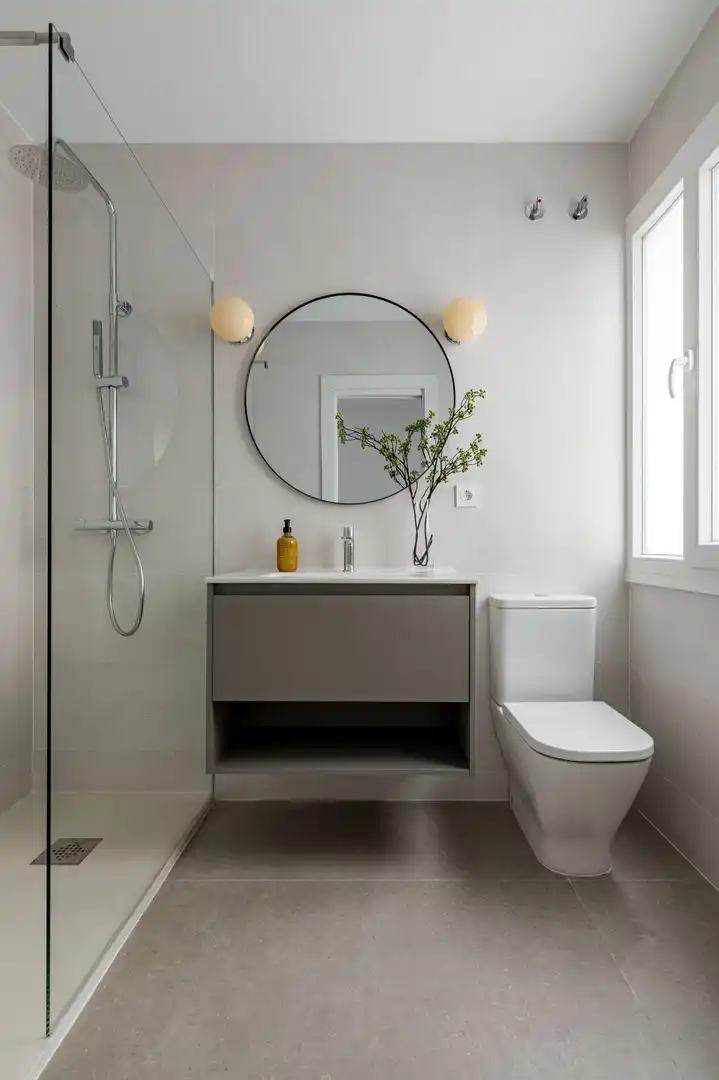 Bathroom of Apartments for rent in Madrid  with Air Conditioner, Heating and Furnished