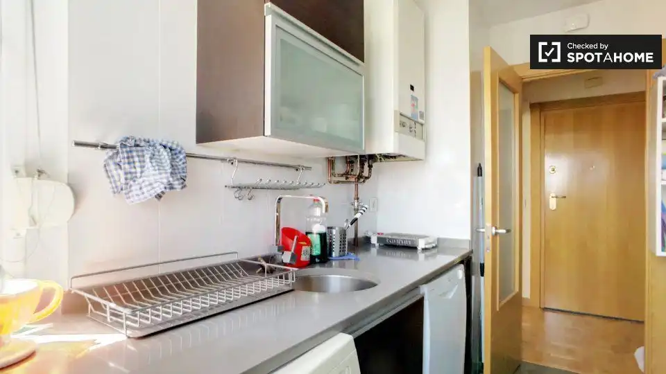 Küche von Wohnung zur untervermieten in Madrid mit Klimaanlage, Heizung und Terrasse